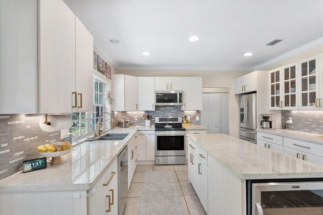 7617 Parkview Way, Coral Springs, FL 33065