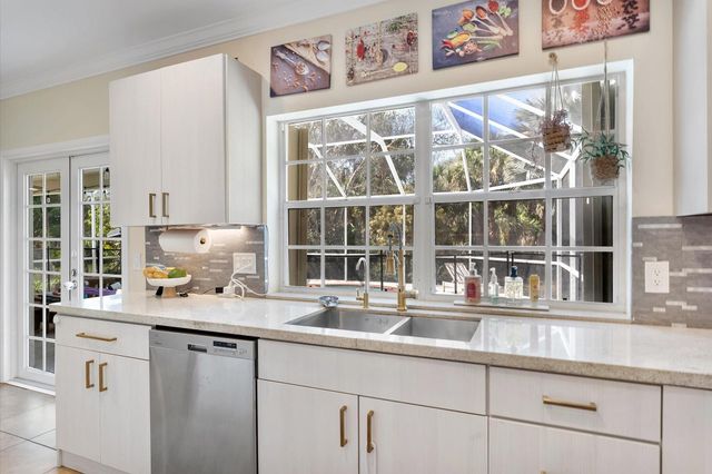 7617 Parkview Way, Coral Springs, FL 33065