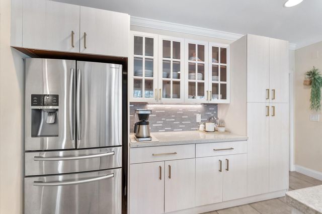 7617 Parkview Way, Coral Springs, FL 33065