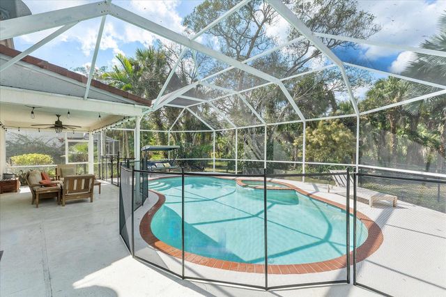 7617 Parkview Way, Coral Springs, FL 33065