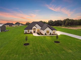 1041 Arbor Vista Drive, Azle, TX 76020