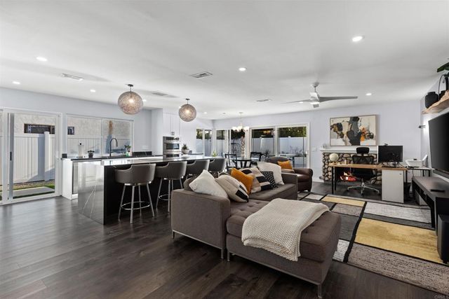 110 Turner Avenue, Encinitas, CA 92024