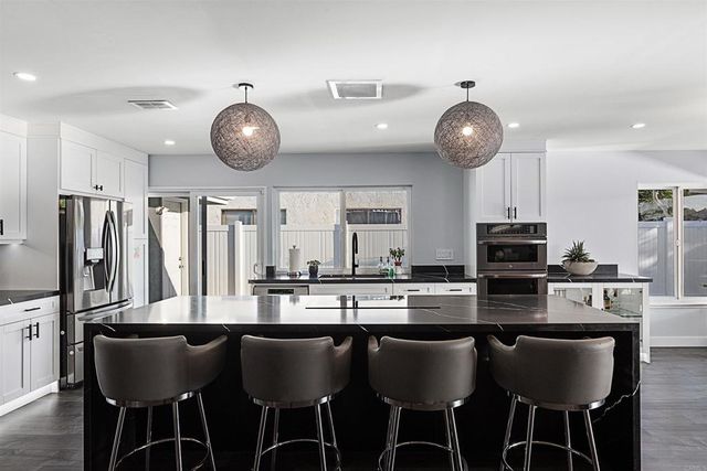 110 Turner Avenue, Encinitas, CA 92024