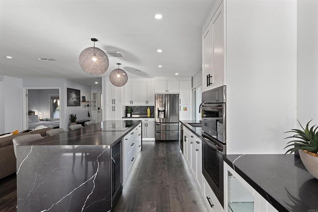 110 Turner Avenue, Encinitas, CA 92024