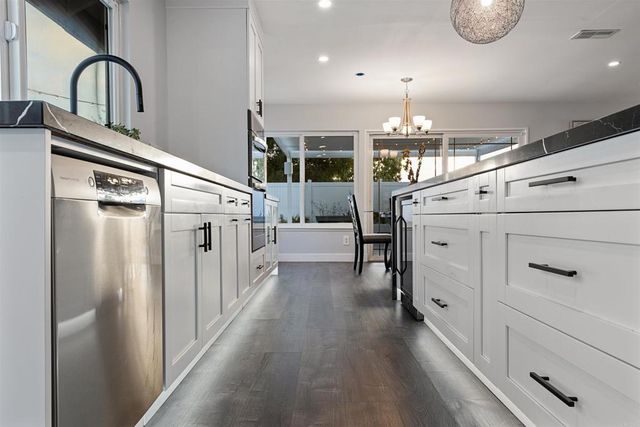 110 Turner Avenue, Encinitas, CA 92024