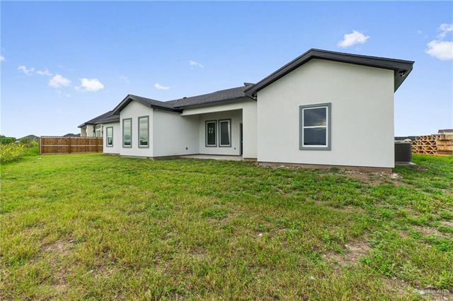 526 Oriole Drive, Los Fresnos, TX 78568