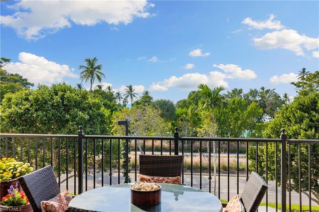 1400 Gulf Shore BLVD N # 201, Naples, FL 34102