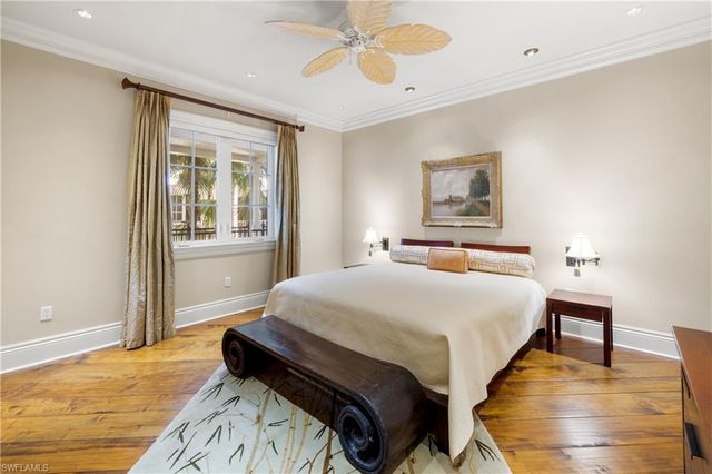 1400 Gulf Shore BLVD N # 201, Naples, FL 34102