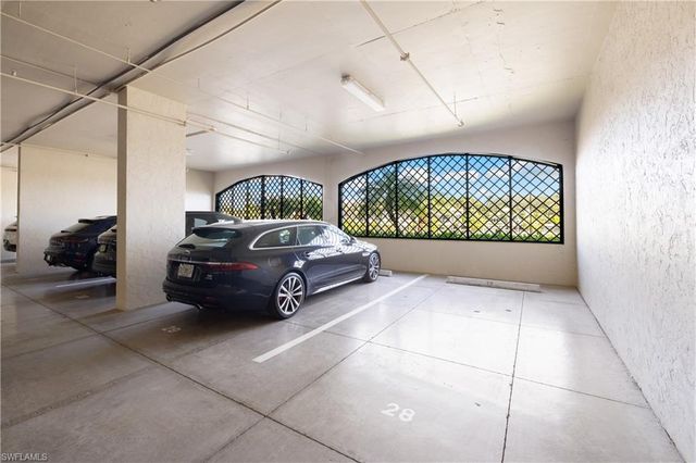 1400 Gulf Shore BLVD N # 201, Naples, FL 34102