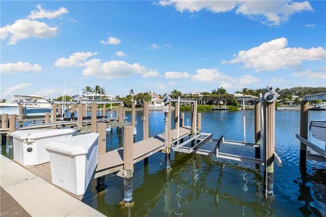 1400 Gulf Shore BLVD N 201, Naples, FL 34102