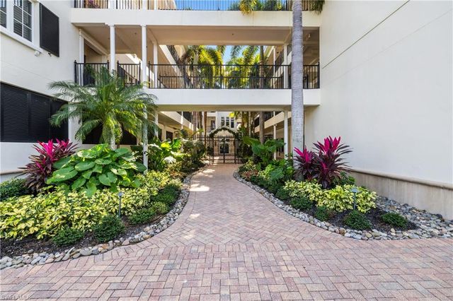 1400 Gulf Shore BLVD N # 201, Naples, FL 34102