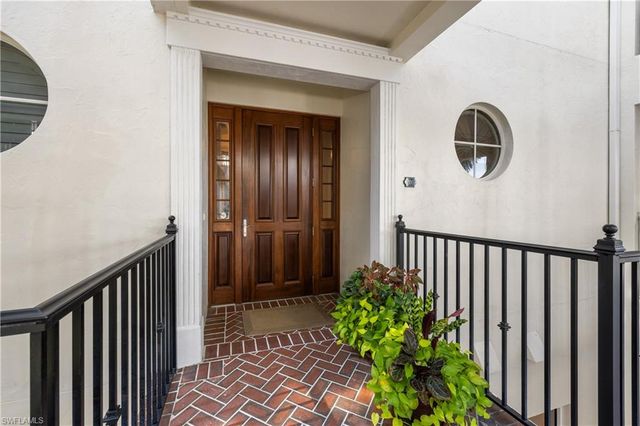 1400 Gulf Shore BLVD N # 201, Naples, FL 34102