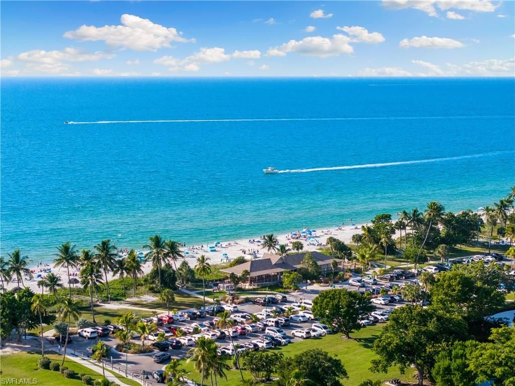 1400 Gulf Shore BLVD N # 201, Naples, FL 34102