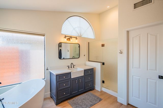 325 N La Arboleta Drive, Gilbert, AZ 85234