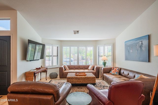 325 N La Arboleta Drive, Gilbert, AZ 85234