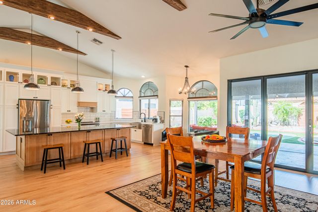 325 N La Arboleta Drive, Gilbert, AZ 85234