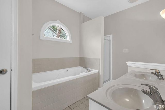 3821 Tamarron Dr, Bloomington, IN 47408