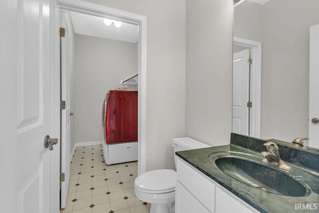 3821 Tamarron Dr, Bloomington, IN 47408