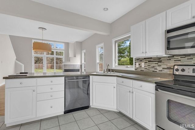 3821 Tamarron Dr, Bloomington, IN 47408