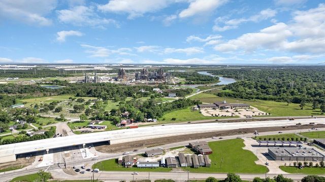 3733 N Alexander, Baytown, TX 77520