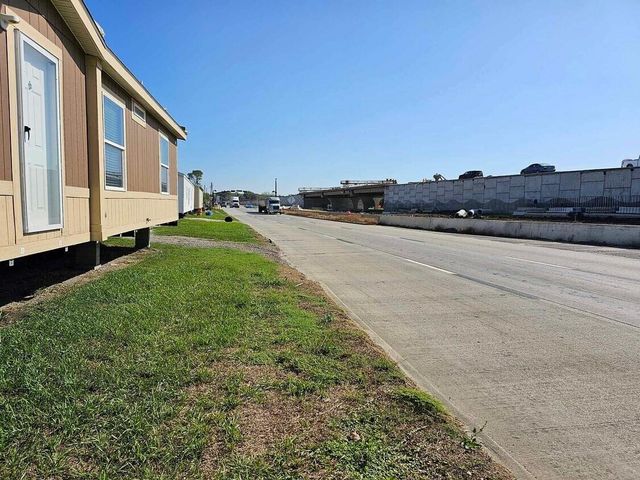 3733 N Alexander, Baytown, TX 77520