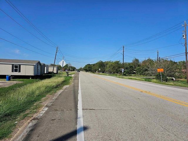 3733 N Alexander, Baytown, TX 77520