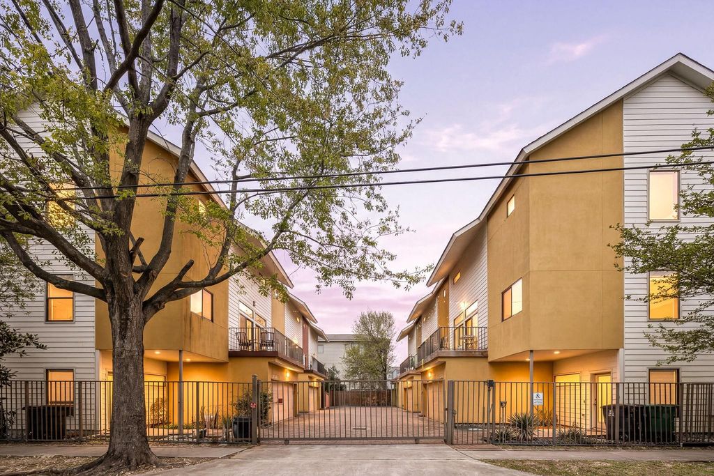 4202 Spencer Street A, Houston, TX 77007