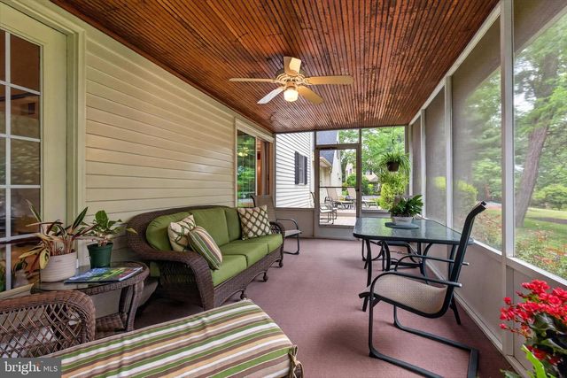 4417 AVON DR, Harrisburg, PA 17112