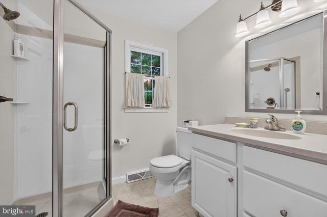 4417 AVON DR, Harrisburg, PA 17112