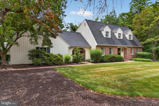 4417 AVON DR, Harrisburg, PA 17112