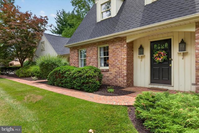 4417 AVON DR, Harrisburg, PA 17112