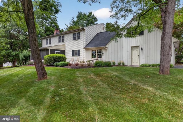 4417 AVON DR, Harrisburg, PA 17112