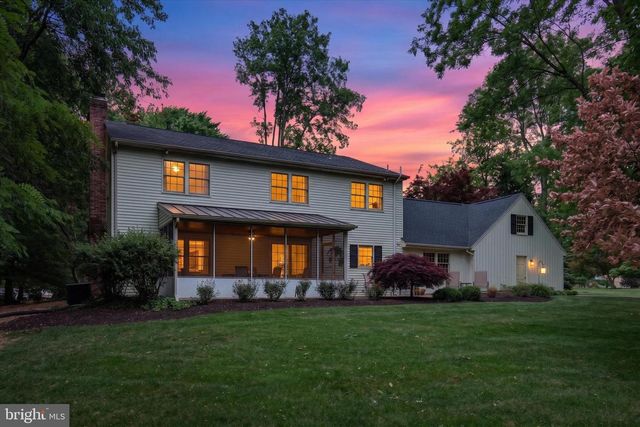 4417 AVON DR, Harrisburg, PA 17112