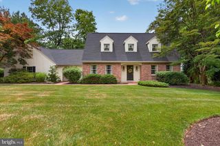 4417 AVON DR, Harrisburg, PA 17112