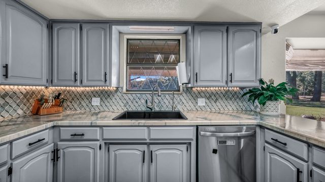 101 Meadow Court, Weatherford, TX 76086