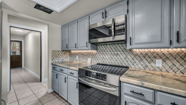 101 Meadow Court, Weatherford, TX 76086