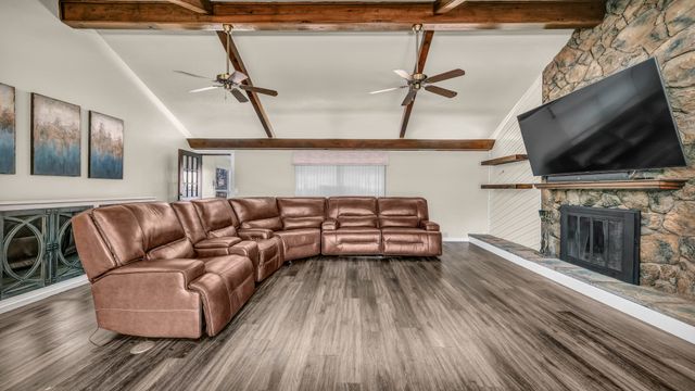 101 Meadow Court, Weatherford, TX 76086