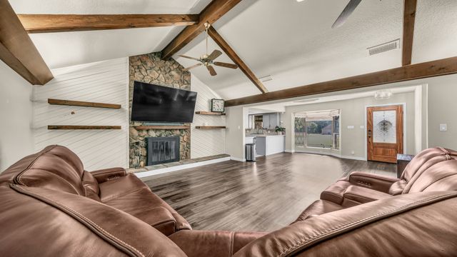 101 Meadow Court, Weatherford, TX 76086