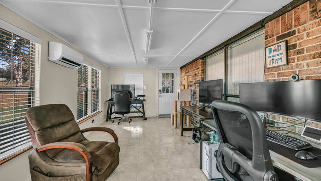 101 Meadow Court, Weatherford, TX 76086