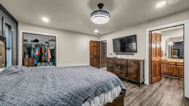 101 Meadow Court, Weatherford, TX 76086