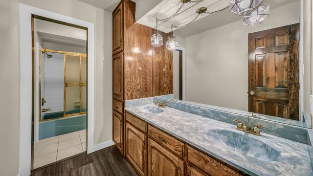 101 Meadow Court, Weatherford, TX 76086