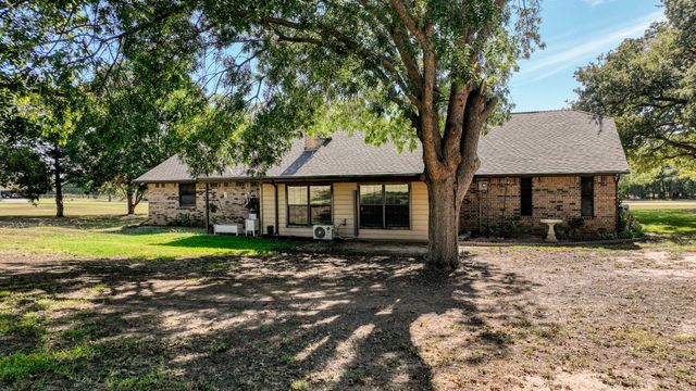 101 Meadow Court, Weatherford, TX 76086