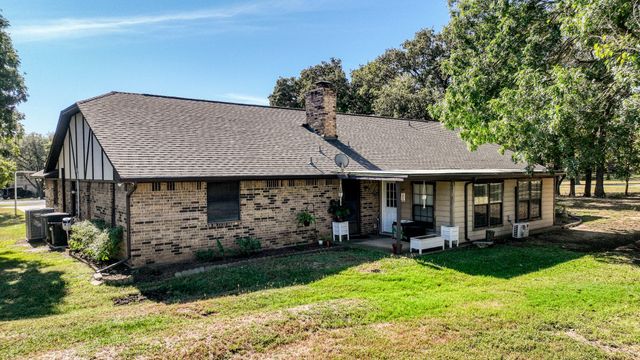 101 Meadow Court, Weatherford, TX 76086