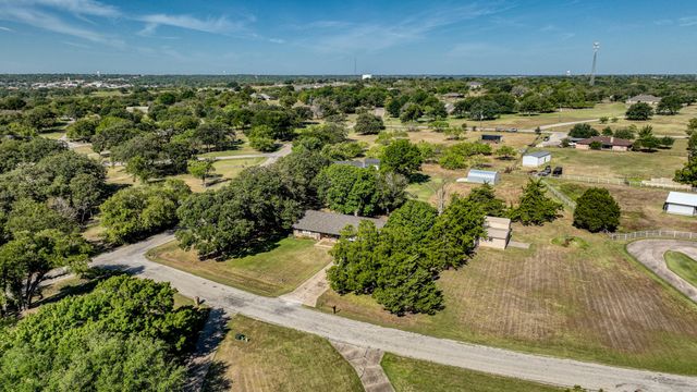 101 Meadow Court, Weatherford, TX 76086