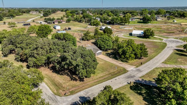 101 Meadow Court, Weatherford, TX 76086