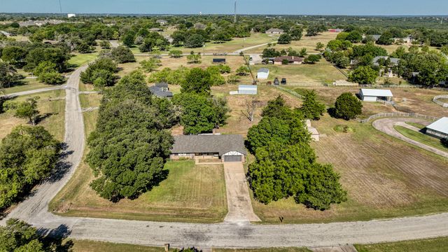 101 Meadow Court, Weatherford, TX 76086
