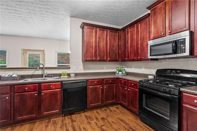 867 Crested Hawk Trail, Sugar Hill, GA 30518