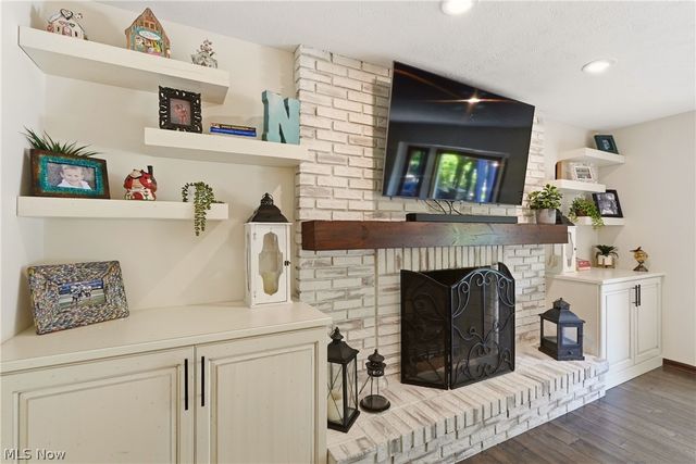 5743 Williamsburg Drive, Highland Heights, OH 44143
