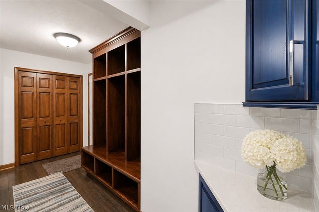 5743 Williamsburg Drive, Highland Heights, OH 44143