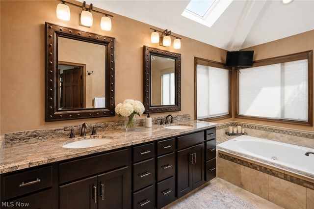 5743 Williamsburg Drive, Highland Heights, OH 44143